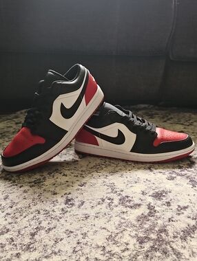 Nike Air Jordan 1 Low "Bred Toe" Sz 10 Mens